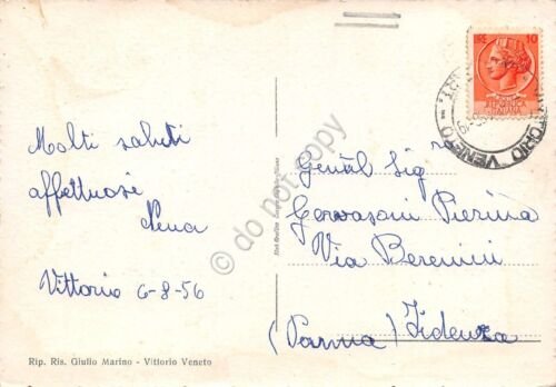 Cartolina Vittorio Veneto Piazza del Popolo con bandiere 1956