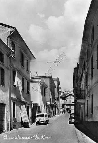 Cartolina Ziano Via Roma