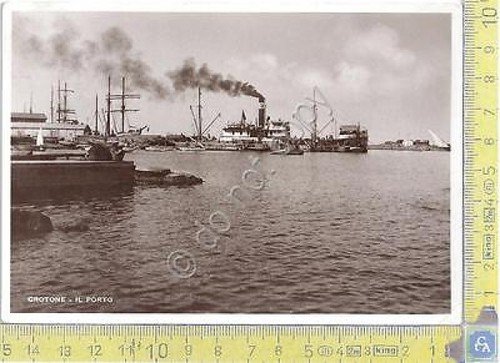 Crotone - Il Porto - 1941 - Nave a vapore | Immagine principale