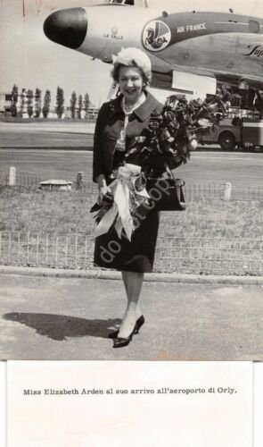 Elisabeth Arden Fotografia Aeroporto Orly anni '60 - moda estetica …