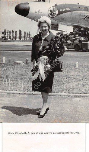 Elisabeth Arden Fotografia Aeroporto Orly anni '60 - moda estetica … | Immagine principale