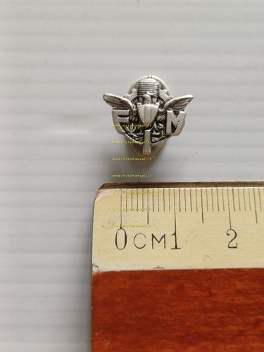 Federazione Motociclistica Italiana distintivo originale pin