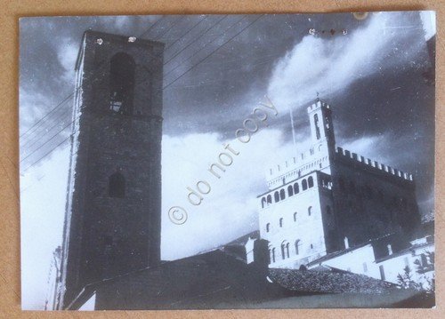 Fotografia - Gubbio - Campanile di S. Giovanni e Palazzo … | Immagine principale