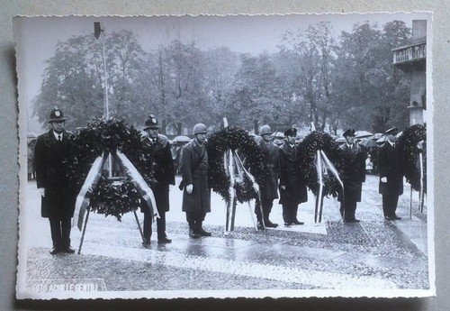 Fotografia - Italia - Deposizione Corone di Alloro - Foto … | Immagine principale