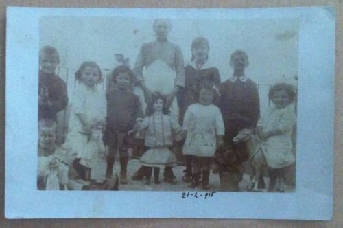 Fotografia - Italia 1915 - Gruppo di famiglia con giocattoli …