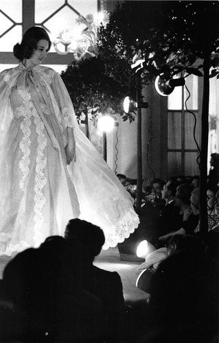 Fotografia Moda sfilata anni '60 Donna 21 A | Immagine principale