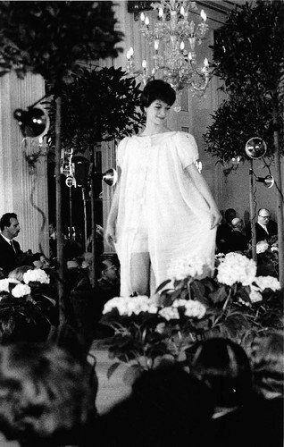 Fotografia Moda sfilata anni '60 Donna 22 A | Immagine principale