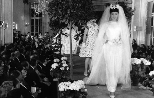 Fotografia Moda sfilata anni '60 Donna Abito da Sposa 17 …