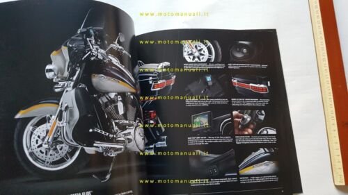 Harley-Davidson modelli Custom Vehicle Operation 2012 depliant USA originale