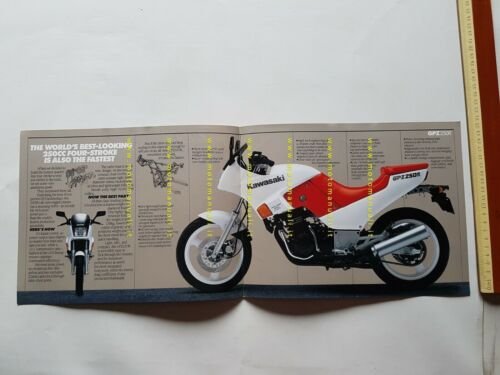 Kawasaki GPZ 250 R depliant originale moto TESTO INGLESE