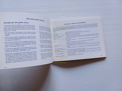 Kawasaki GPZ 900 R 1984 manuale uso manutenzione libretto originale …