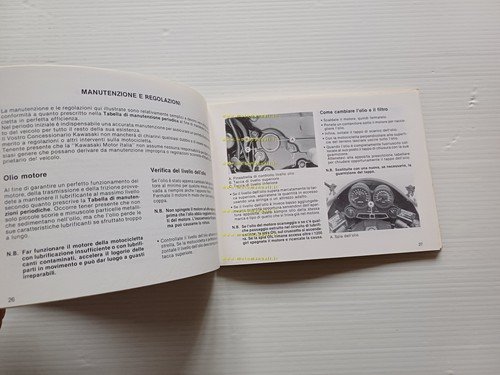 Kawasaki GPZ 900 R 1984 manuale uso manutenzione originale italiano