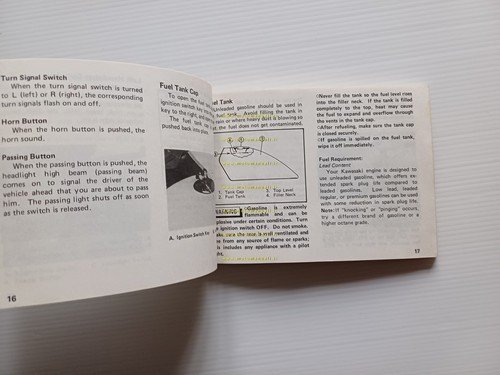 Kawasaki GPZ 900 R 1984 manuale uso manutenzione originale TESTO …