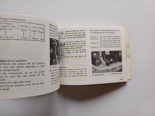 Kawasaki GPZ 900 R 1984 manuale uso manutenzione originale TESTO …