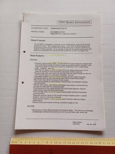 Kawasaki ZZ-R 600 (ZX600-E2) 1994 Model Information cartella stampa inglese
