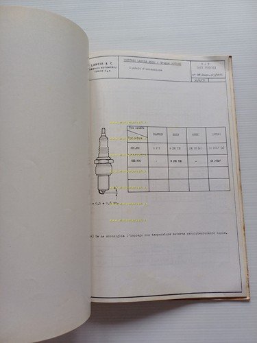Lancia 2000 iniezione 1971 manuale officina caratter. tecniche dati riparazioni