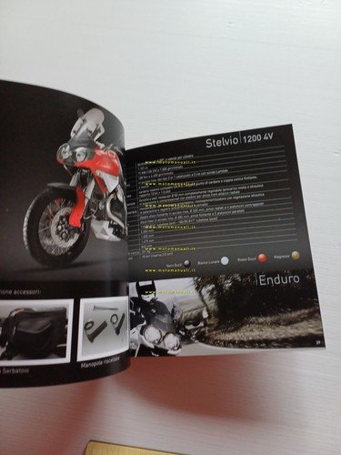 Moto Guzzi catalogo produzione modelli 2009 depliant italiano originale