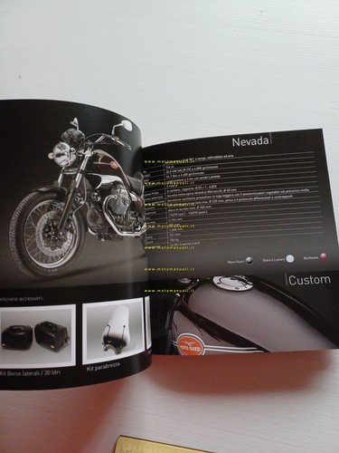 Moto Guzzi catalogo produzione modelli 2009 depliant italiano originale