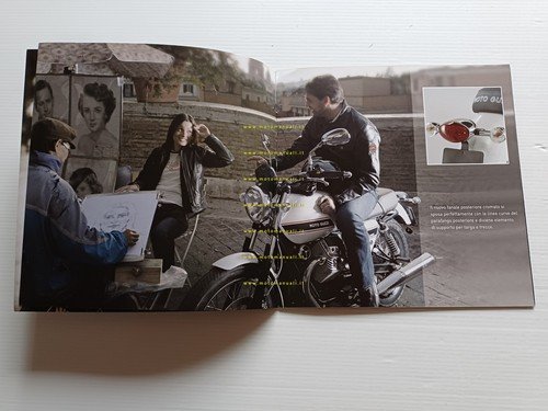 MOTO GUZZI V7 Classic depliant italiano originale