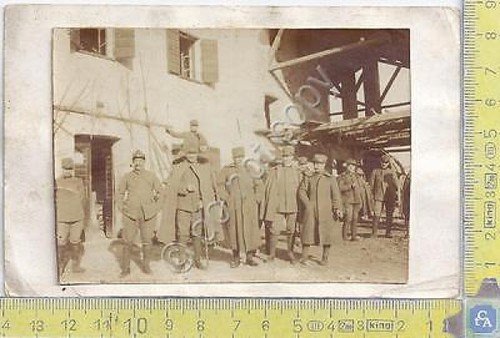 Prima Guerra Mondiale - Soldati e Ufficiali in un cascinale | Immagine principale
