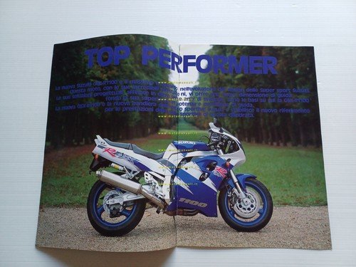 Suzuki GSX-R 1100 1993 depliant originale italiano