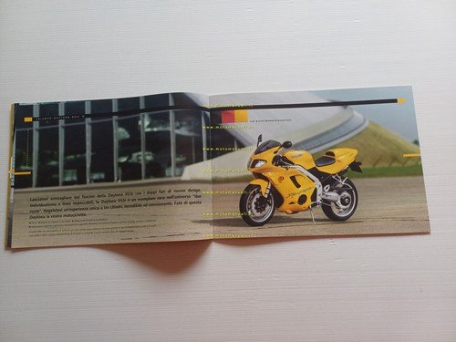 Triumph catalogo modelli Sport - Sport Touring 2004 depliant italiano …