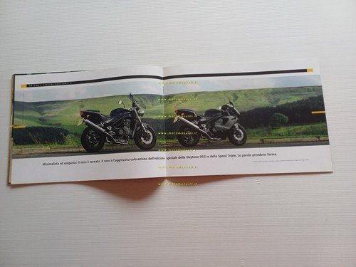 Triumph catalogo modelli Sport - Sport Touring 2004 depliant italiano …
