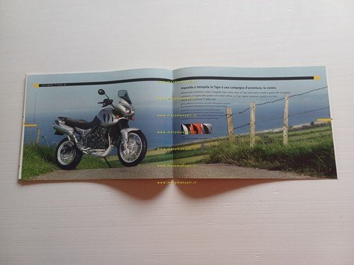 Triumph catalogo modelli Sport - Sport Touring 2004 depliant italiano …