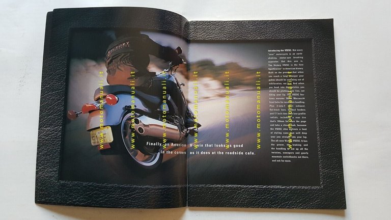 Victory Motorcycles produzione 2000 depliant originale testo inglese