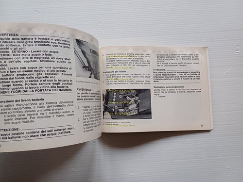 Yamaha FZ 750 1985 manuale uso manutenzione libretto ITALIANO originale