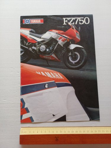 Yamaha FZ 750 1986 depliant italiano originale