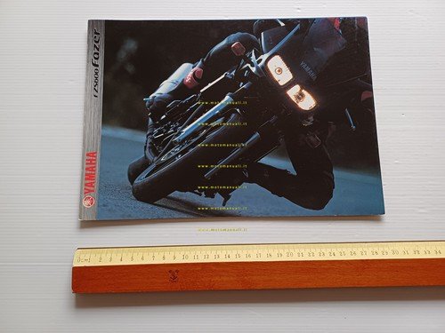 Yamaha FZS 600 Fazer 2000 depliant italiano originale