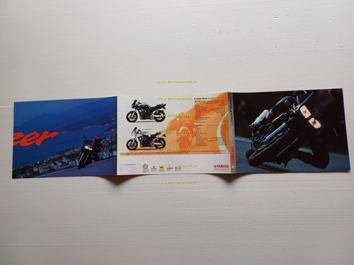 Yamaha FZS 600 Fazer 2000 depliant italiano originale