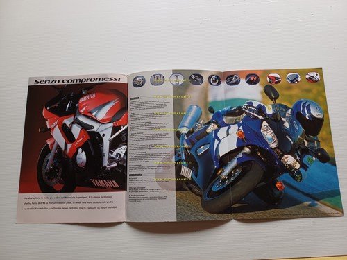 Yamaha YZF R6 600 2002 depliant italiano originale