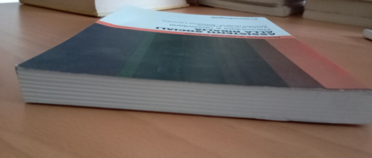 Assistenti sociali alla ribalta, Piantoni Mugliani Lacentra, Franco Angeli, 2010