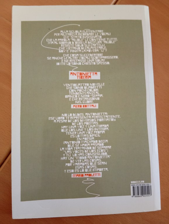 Calpestando le aiuole, Antonietta Tiberia, Edizioni Progetto Cultura, 2003 | Immagine Gallery 7