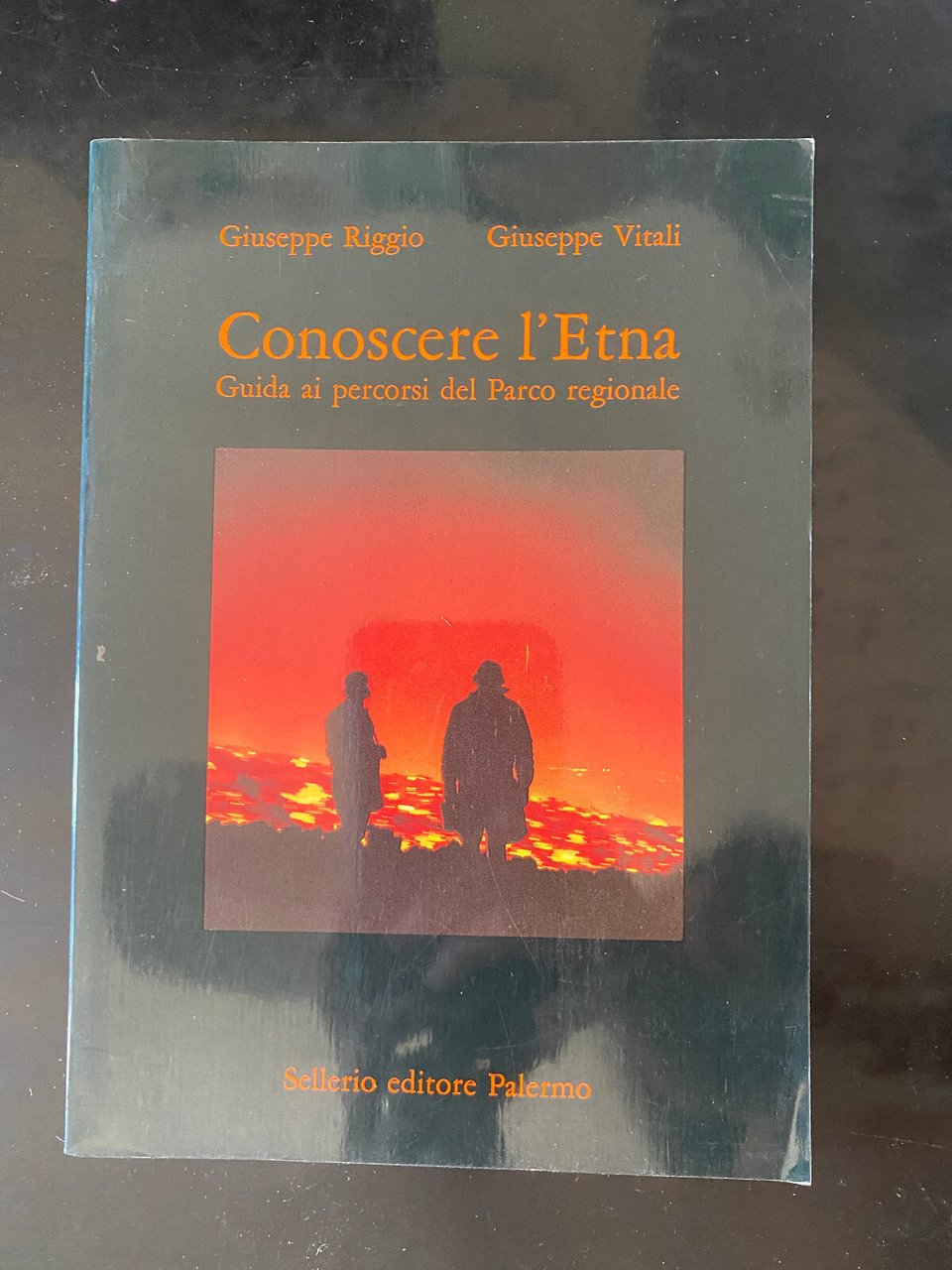 Conoscere l'Etna, Giuseppe Riggio - Giuseppe Vitali, Sellerio, 1987 | Immagine principale