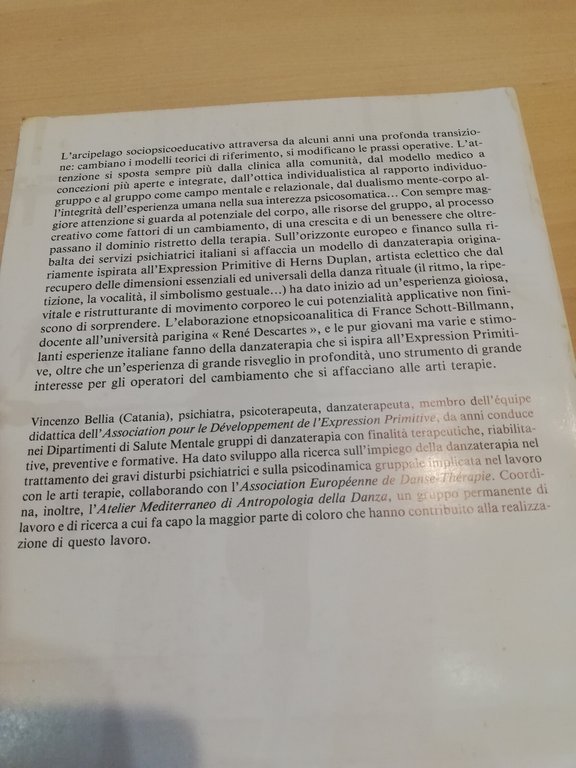 Danzare le origini, oltre la danzaterapia, Vincenzo Bellia, CUECM, 1995