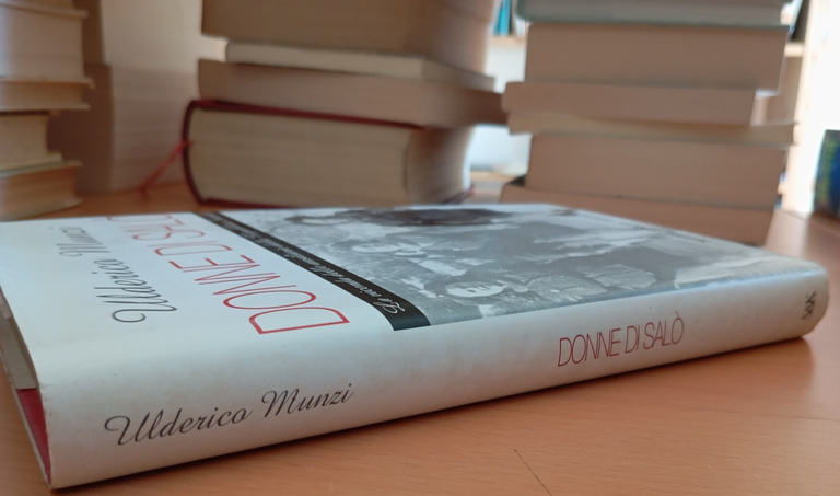 Donne di Salò, Ulderico Munzi, Sperling e Kupfer, 1999 | Immagine Gallery 2
