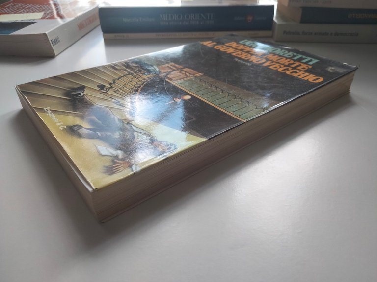 Doppia morte al governo vecchio, Ugo Moretti, Longanesi, 1977