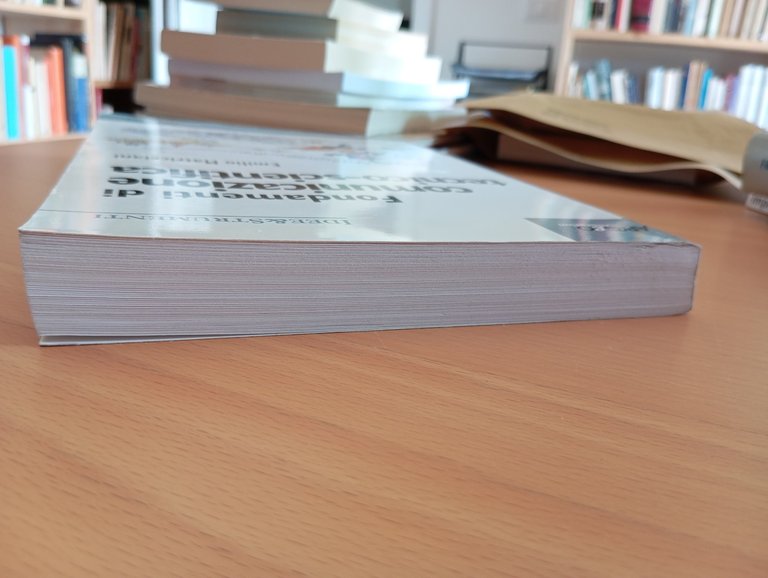 Fondamenti di comunicazione tecnico-scientifica, Emilio Matricciani, Apogeo 2003