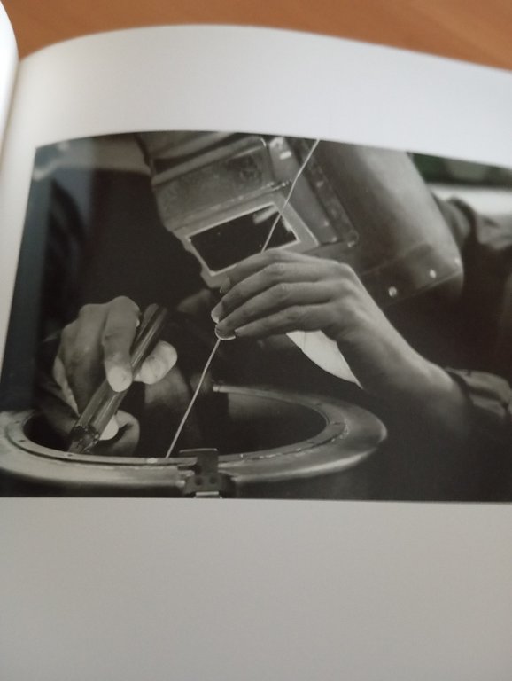 I fotografi, l'industria, intersind, CEDIS, 1989