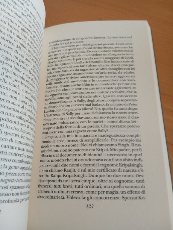 I mimi, V. S. Naipaul, Adelphi, 2011 | Immagine Gallery 17