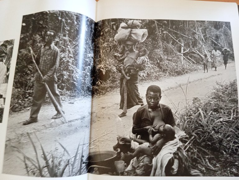 Sebastião Salgado, In cammino, Contrasto 2000, 1ª edizione, fascicolo allegato | Immagine Gallery 15