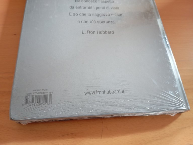 L. Ron Hubbard, un profilo, libro nuovo ancora chiuso | Immagine Gallery 7