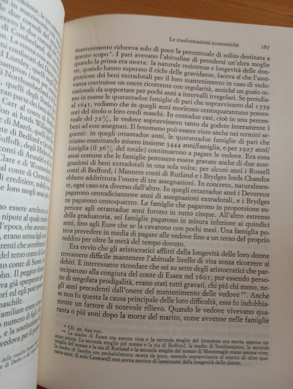 La crisi dell'aristocrazia. L'inghilterra, Lawrence Stone, Einaudi, 1972 | Immagine Gallery 12
