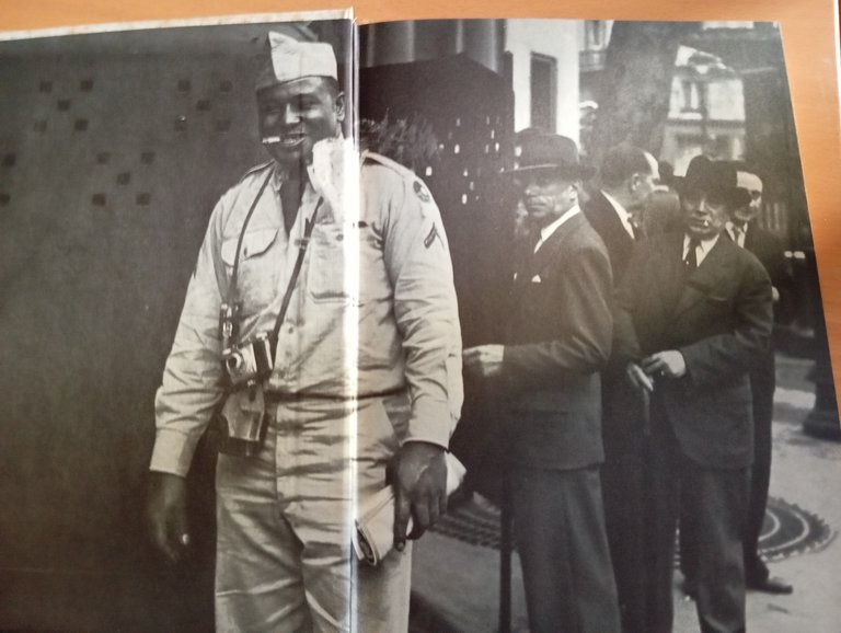 Les precieux edicules. Les vespasiennes de Paris, Claude Maillard 1967, …