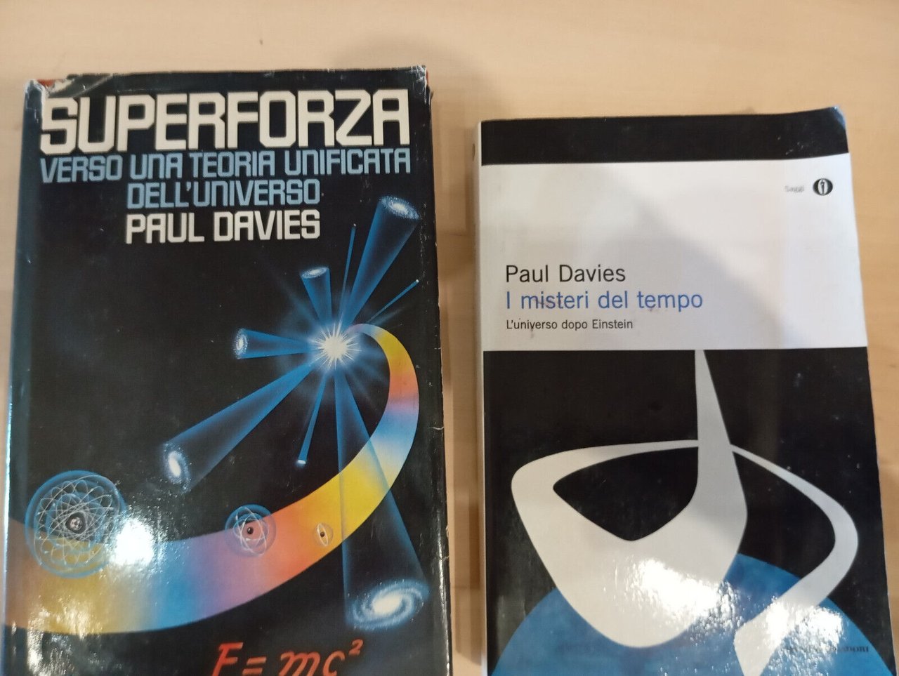 Lotto 2 libri di divulgazione fisica Paul Davies Superforza, Misteri …