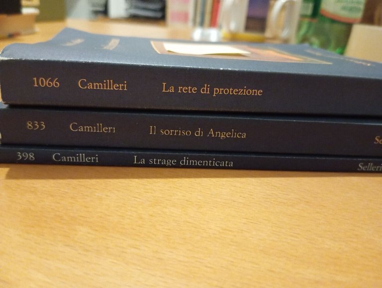 Lotto 3 libri Camilleri, rete protezione, sorriso angelica, strage dimenticata