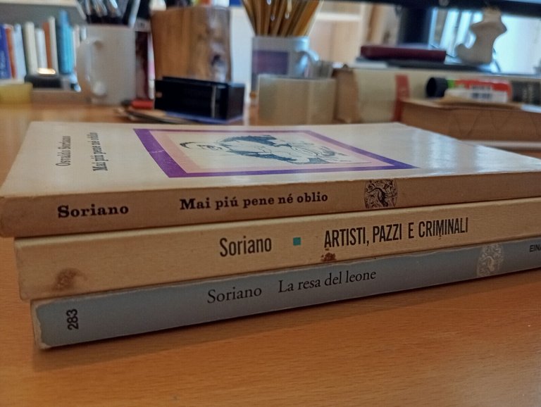 Lotto 3 libri Osvaldo Soriano, Resa leone, Artisti pazzi criminali, …